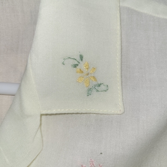 Vintage 1950s  Embroidered Pale Yellow Blouse Shirt Short Sleeve Size (L?) - Picture 10 of 13